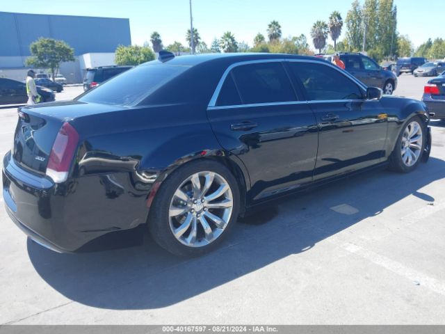 Photo 3 VIN: 2C3CCAAG9JH308825 - CHRYSLER 300 