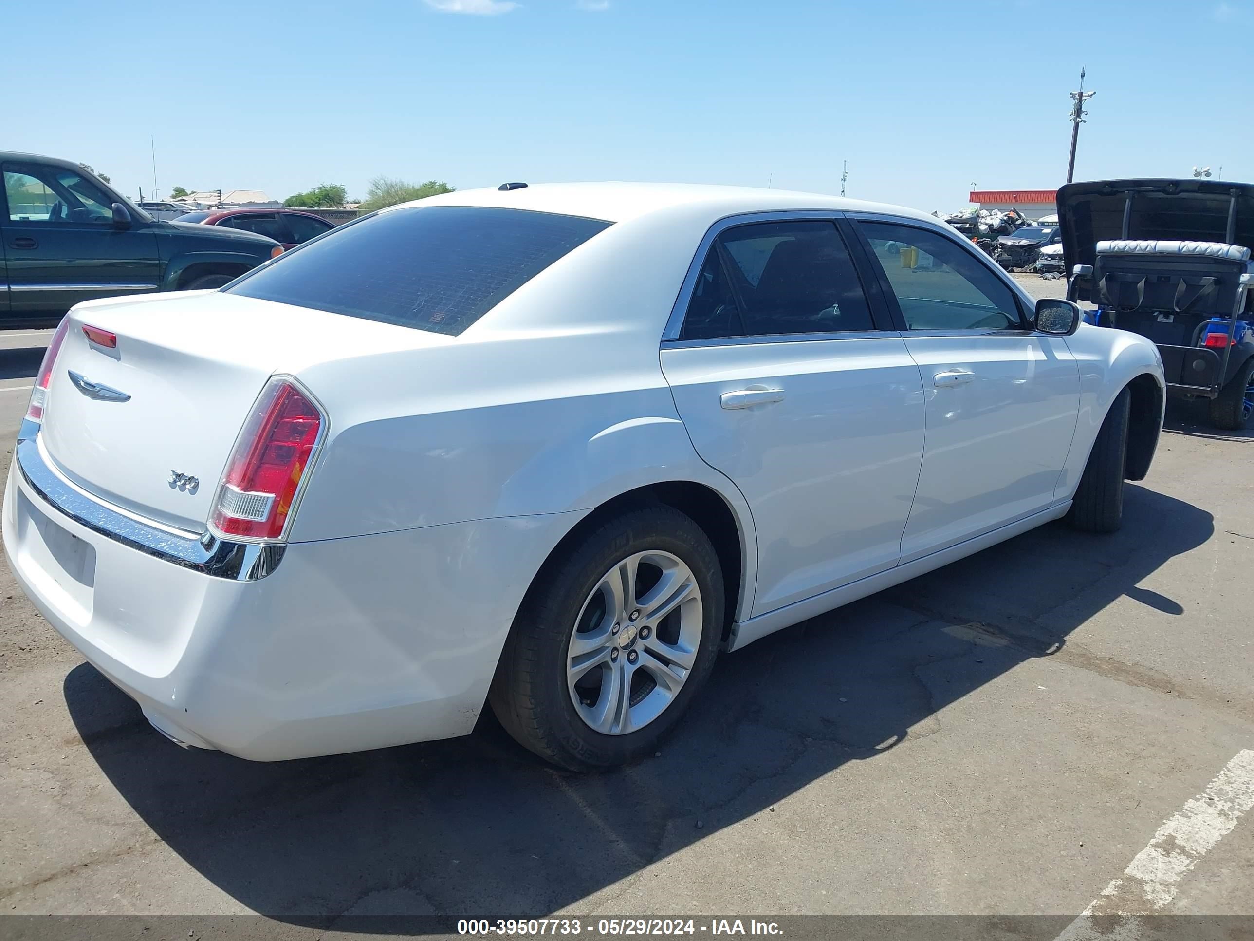 Photo 3 VIN: 2C3CCAAGXDH520623 - CHRYSLER 300 