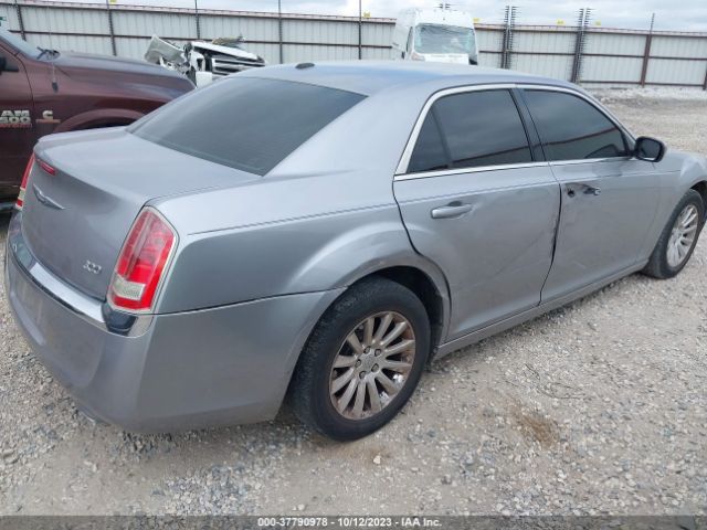 Photo 3 VIN: 2C3CCAAGXDH572317 - CHRYSLER 300 