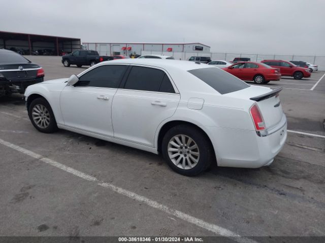 Photo 2 VIN: 2C3CCAAGXEH354900 - CHRYSLER 300 