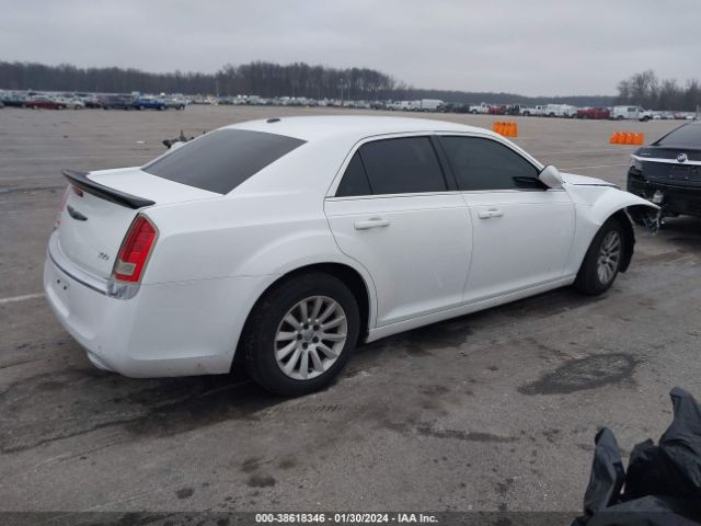 Photo 3 VIN: 2C3CCAAGXEH354900 - CHRYSLER 300 