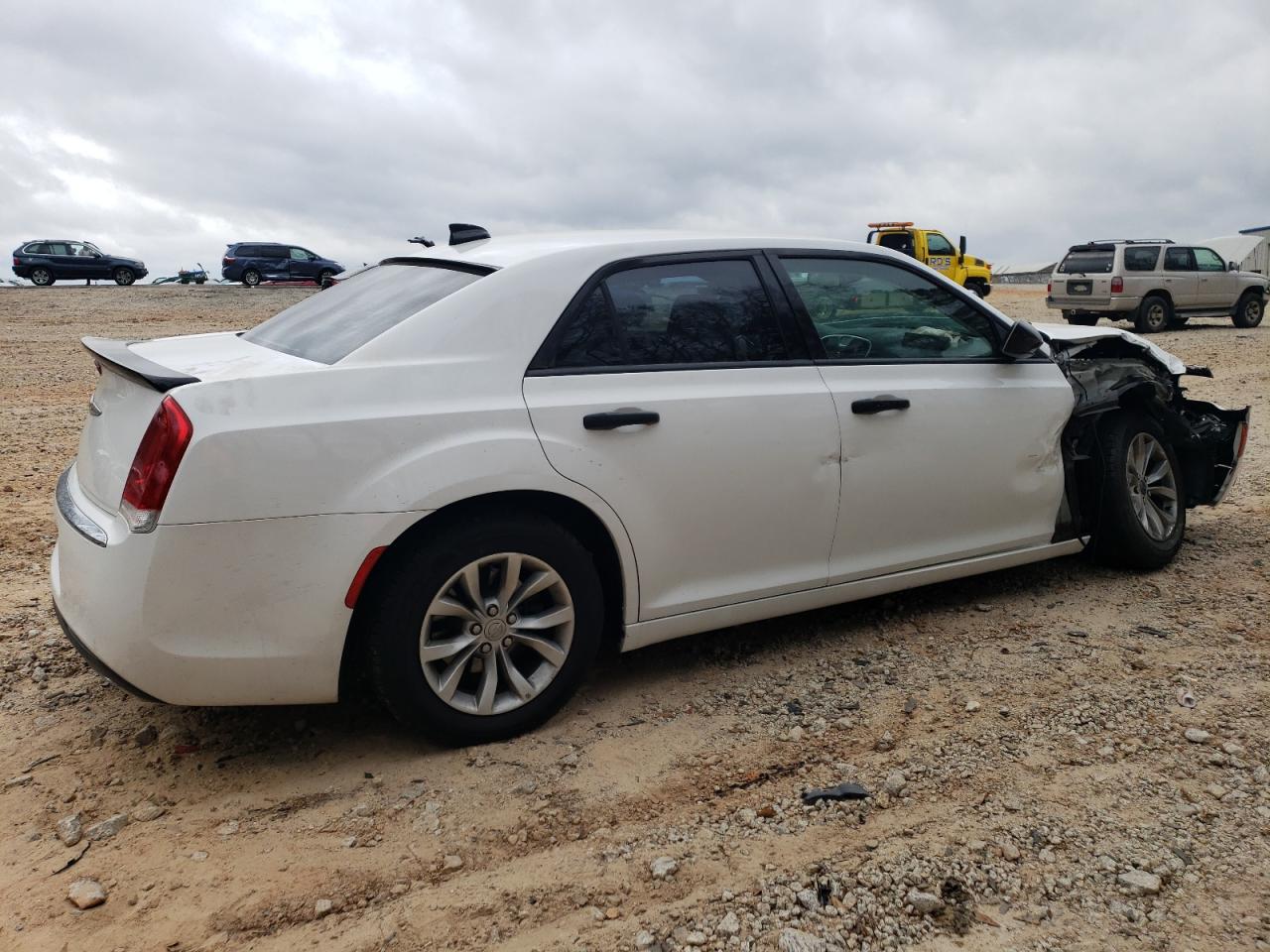 Photo 2 VIN: 2C3CCAAGXFH807107 - CHRYSLER 300 