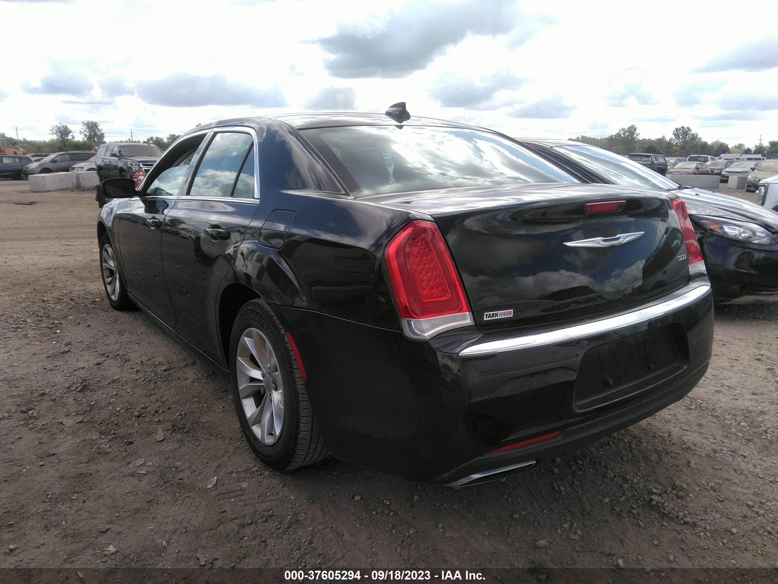 Photo 2 VIN: 2C3CCAAGXFH848949 - CHRYSLER 300 