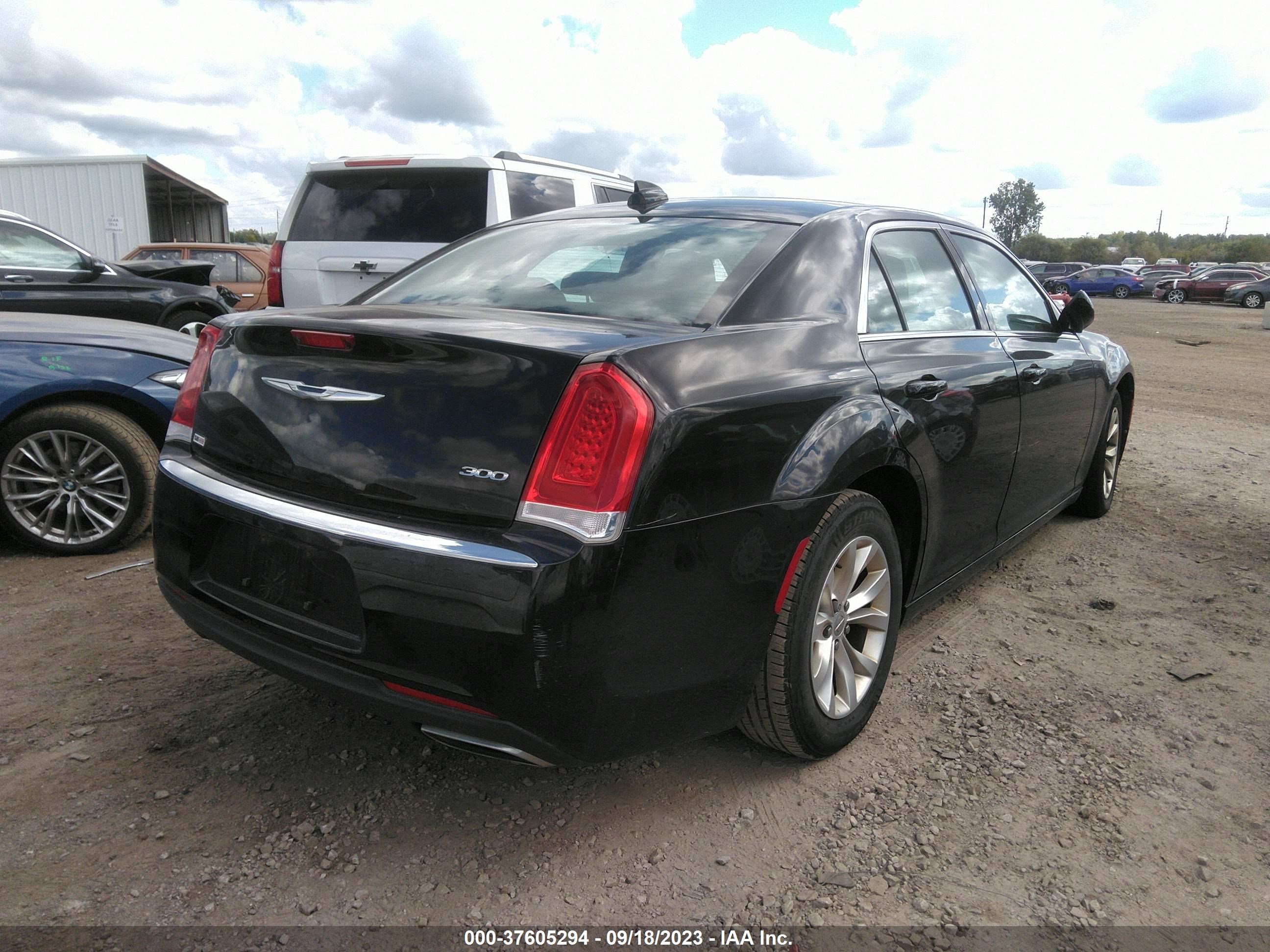 Photo 3 VIN: 2C3CCAAGXFH848949 - CHRYSLER 300 