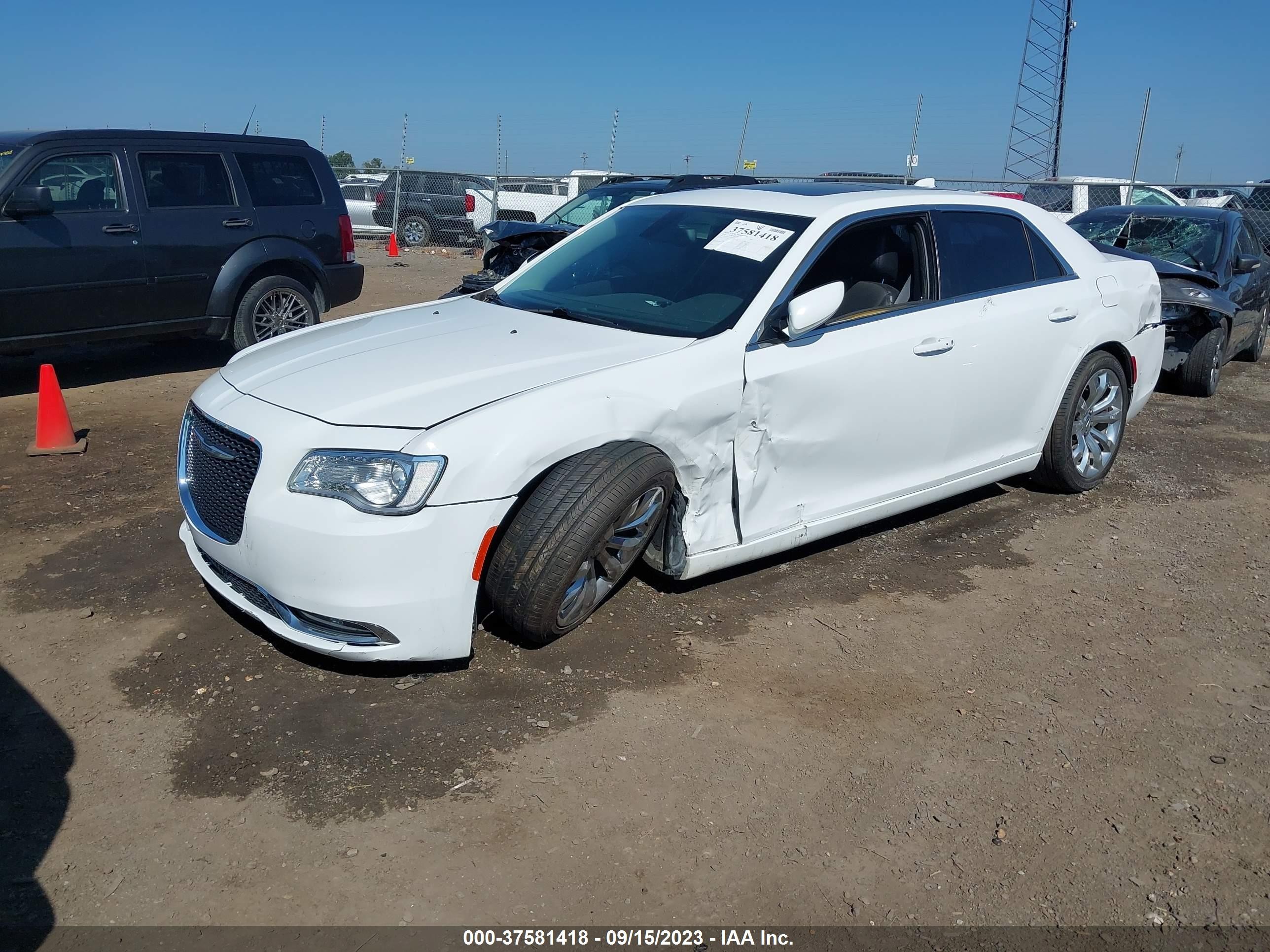 Photo 1 VIN: 2C3CCAAGXGH313900 - CHRYSLER 300 