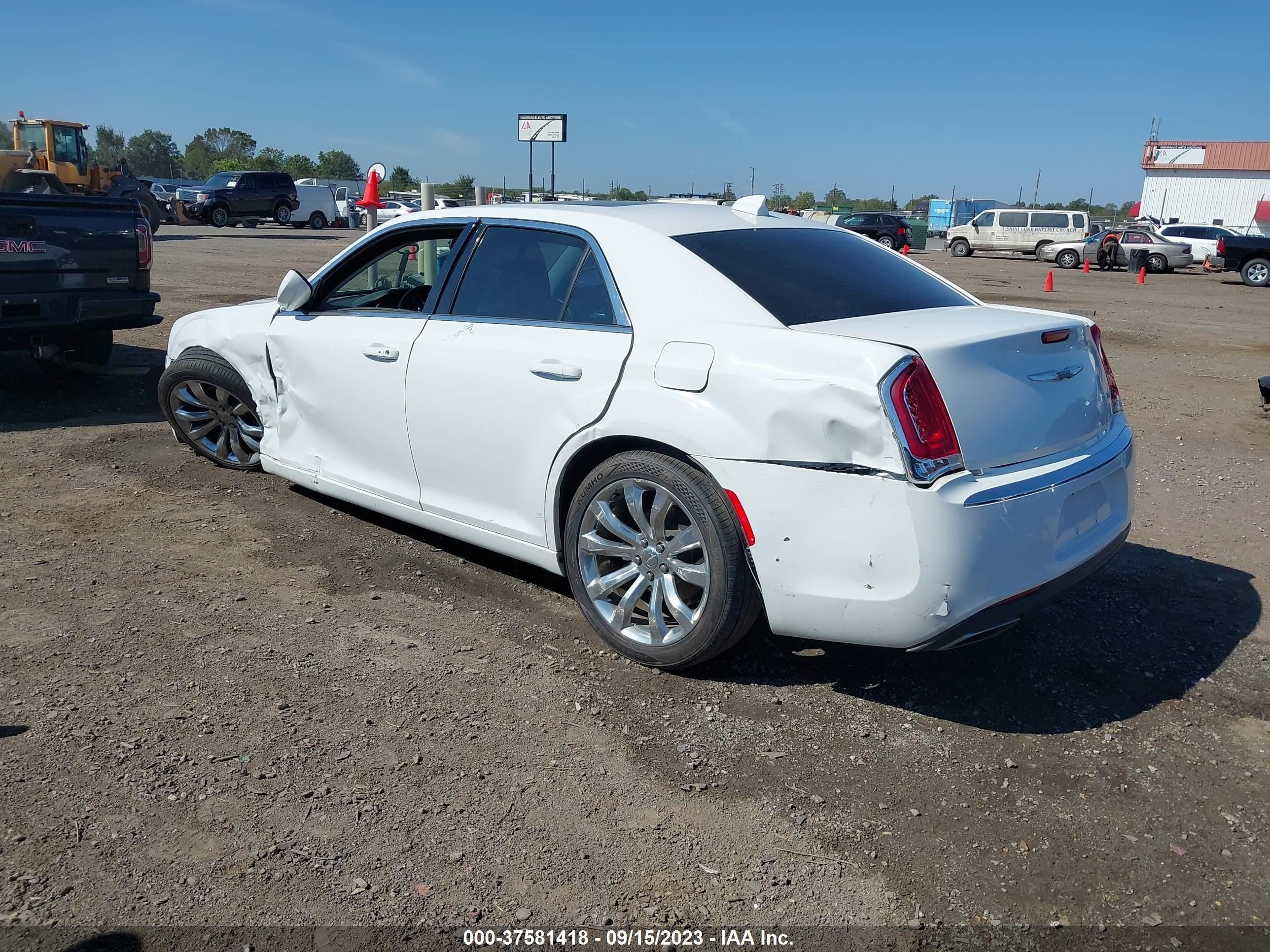 Photo 2 VIN: 2C3CCAAGXGH313900 - CHRYSLER 300 