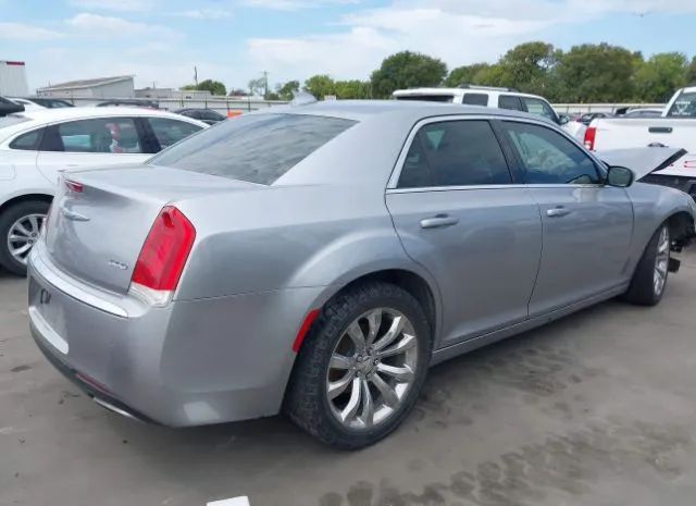 Photo 3 VIN: 2C3CCAAGXJH201704 - CHRYSLER 300 