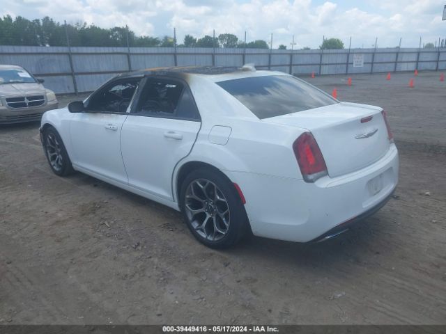 Photo 2 VIN: 2C3CCABG0FH797105 - CHRYSLER 300 