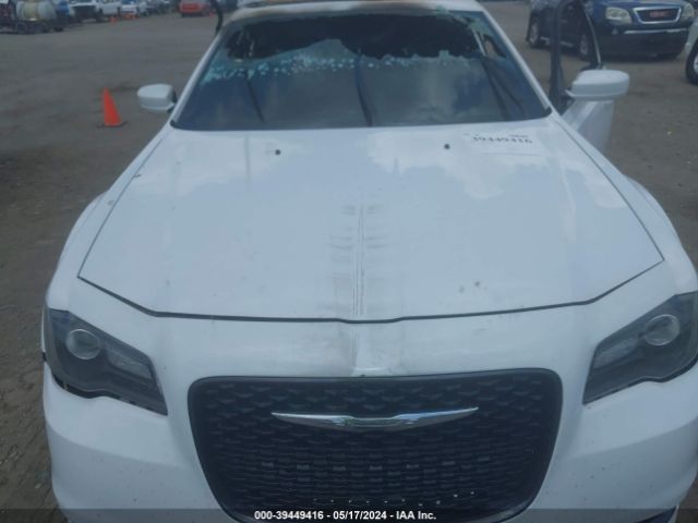 Photo 9 VIN: 2C3CCABG0FH797105 - CHRYSLER 300 