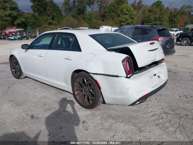 Photo 2 VIN: 2C3CCABG0FH833276 - CHRYSLER 300 