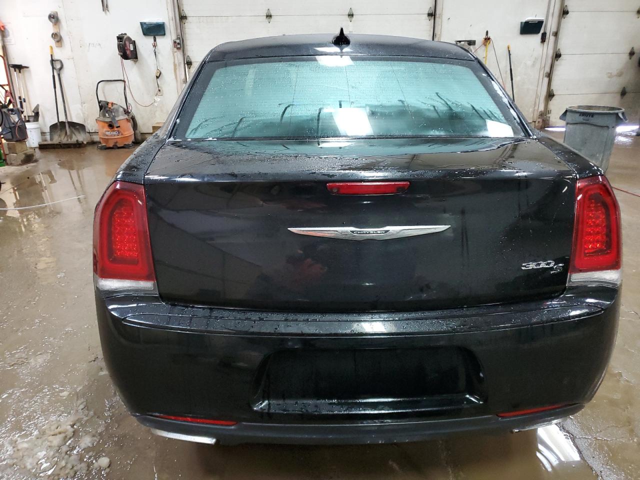 Photo 5 VIN: 2C3CCABG0FH922457 - CHRYSLER 300 