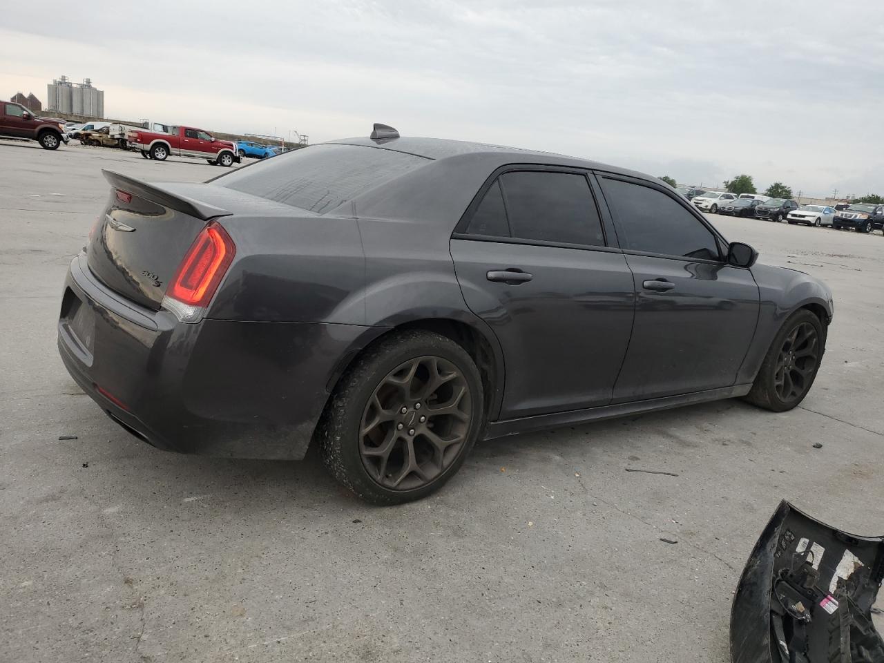 Photo 2 VIN: 2C3CCABG0HH661401 - CHRYSLER 300 