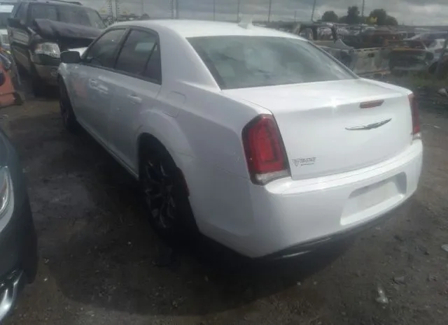 Photo 2 VIN: 2C3CCABG0HH663102 - CHRYSLER 300 