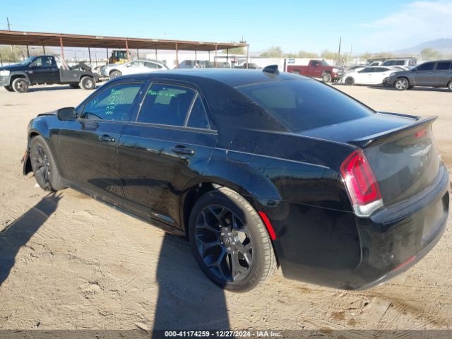 Photo 2 VIN: 2C3CCABG0KH573293 - CHRYSLER 300 