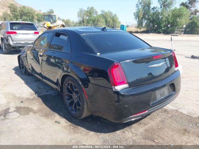 Photo 2 VIN: 2C3CCABG0KH697953 - CHRYSLER 300 