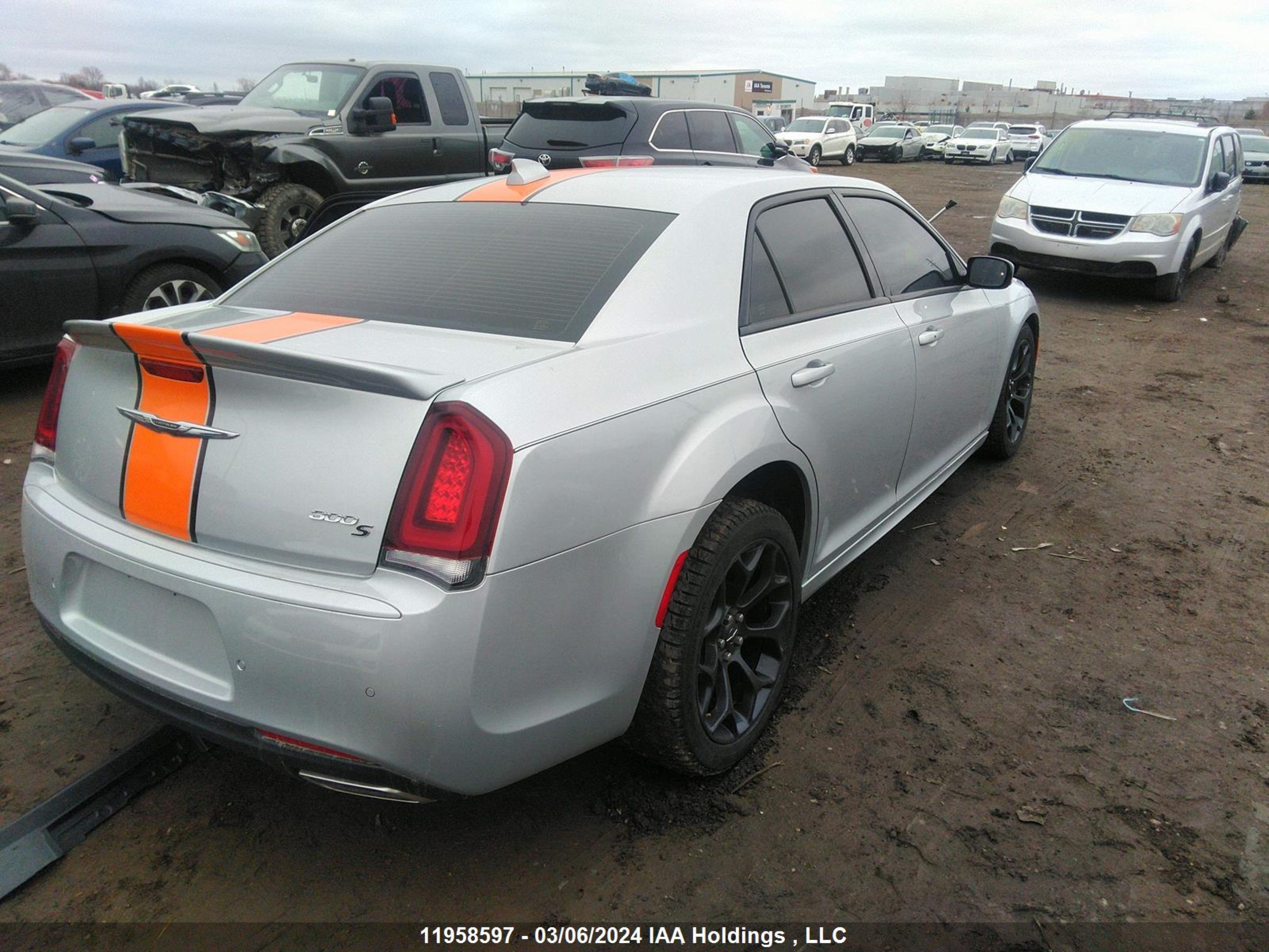 Photo 3 VIN: 2C3CCABG0KH731065 - CHRYSLER 300 