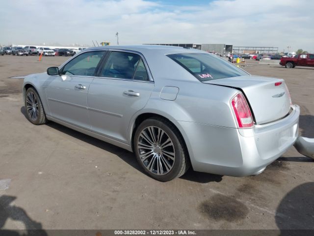 Photo 2 VIN: 2C3CCABG1CH272940 - CHRYSLER 300 