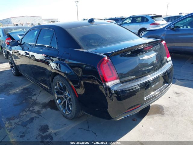 Photo 2 VIN: 2C3CCABG1HH616161 - CHRYSLER 300 