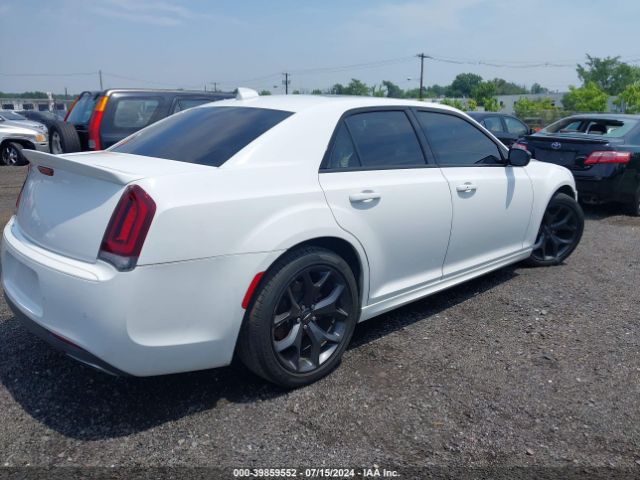 Photo 3 VIN: 2C3CCABG1JH117639 - CHRYSLER 300 