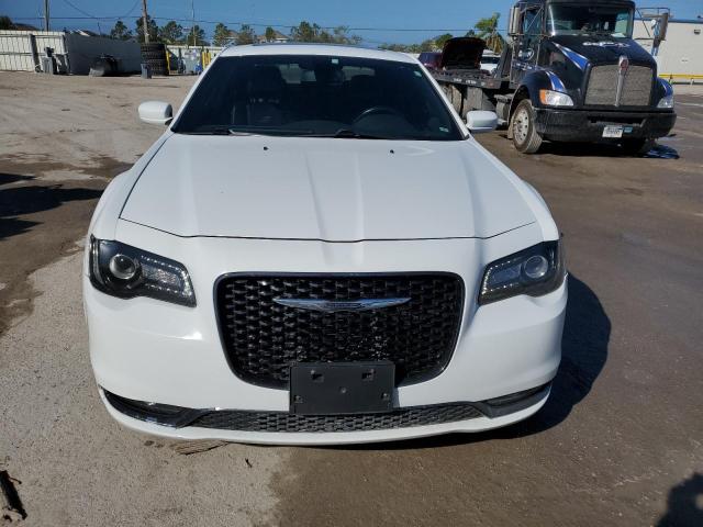 Photo 4 VIN: 2C3CCABG1JH140399 - CHRYSLER 300 S 