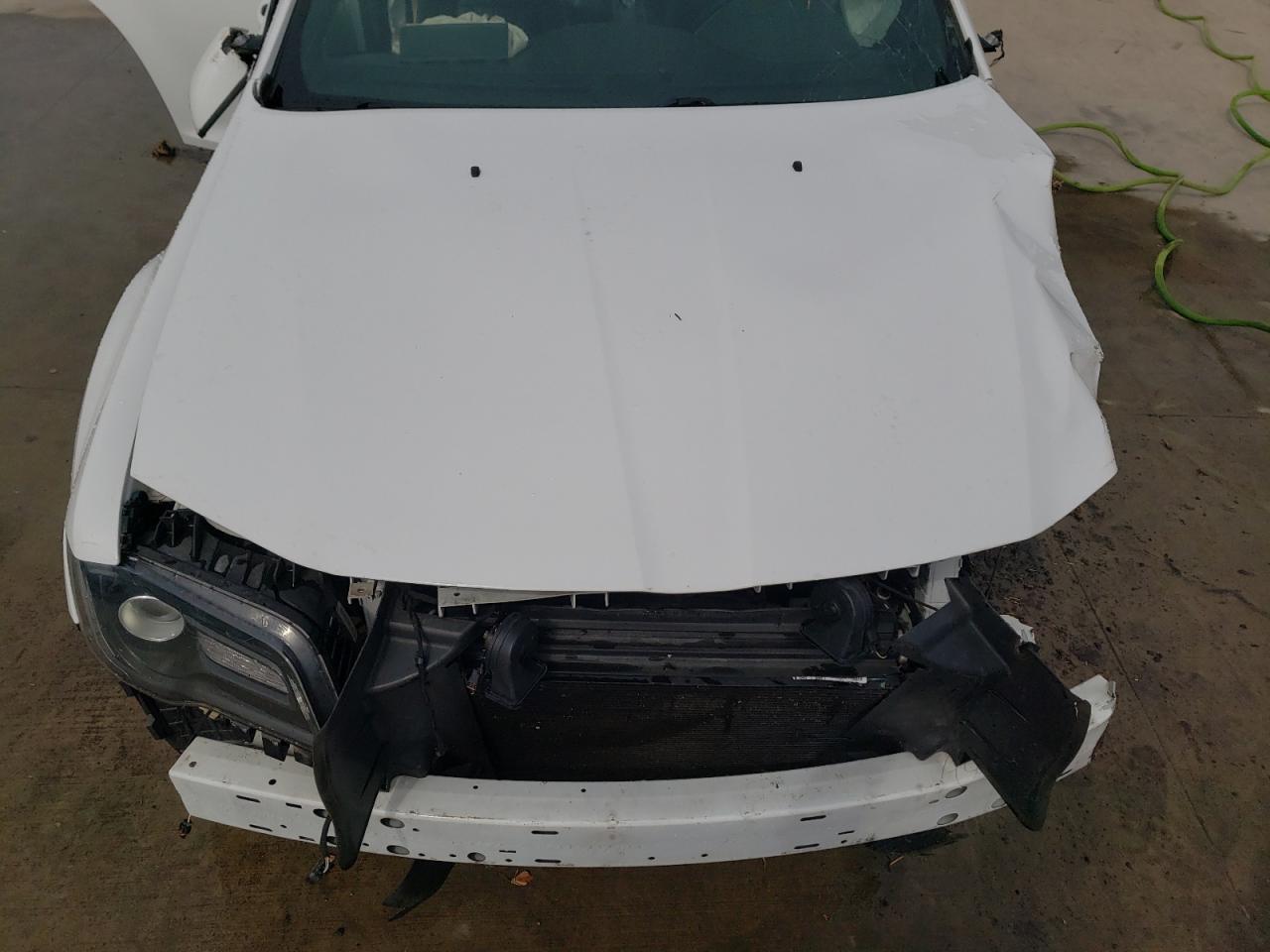 Photo 10 VIN: 2C3CCABG1LH158663 - CHRYSLER 300 