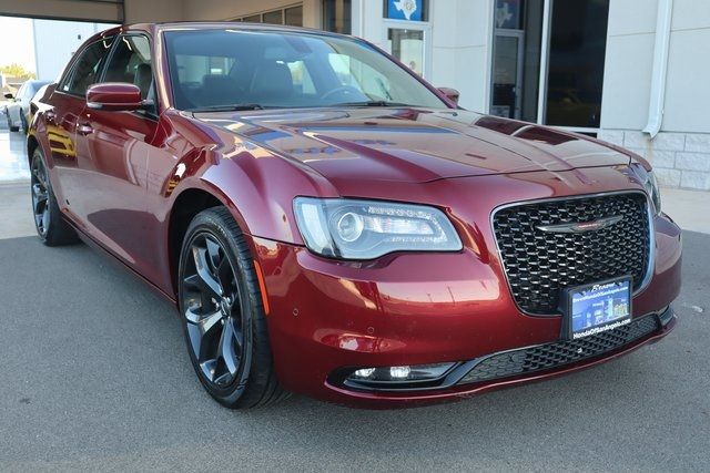 Photo 2 VIN: 2C3CCABG1MH589117 - CHRYSLER 300 