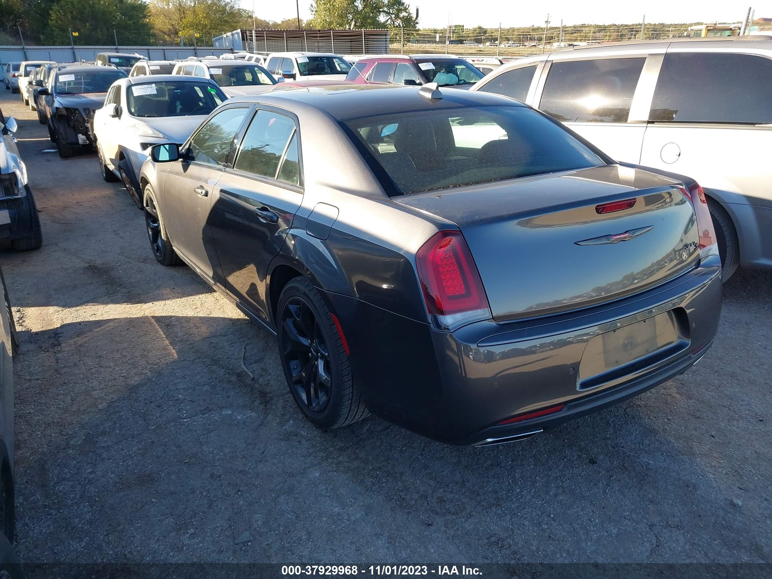 Photo 2 VIN: 2C3CCABG1NH170752 - CHRYSLER 300 