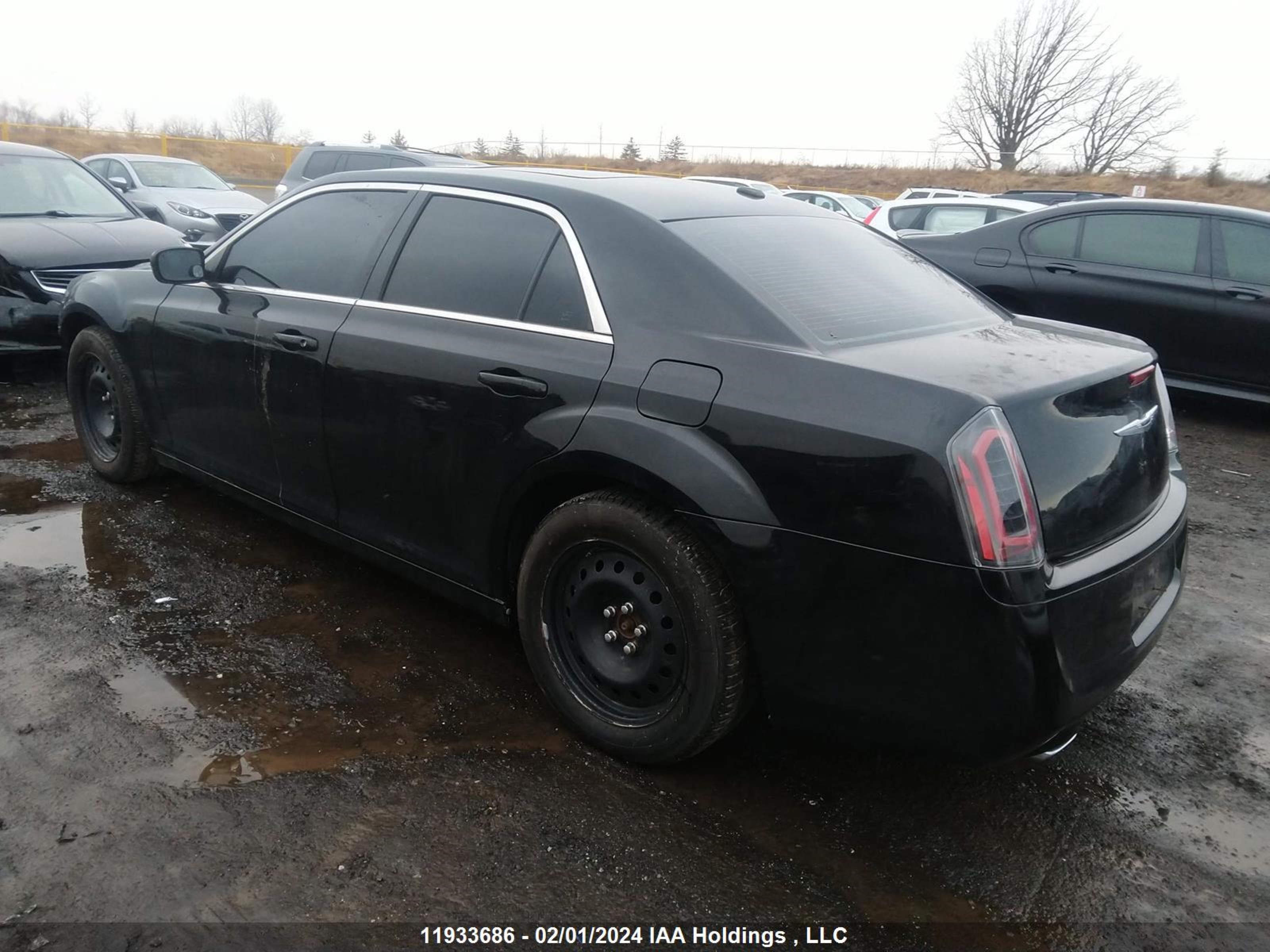 Photo 2 VIN: 2C3CCABG2DH656727 - CHRYSLER 300 