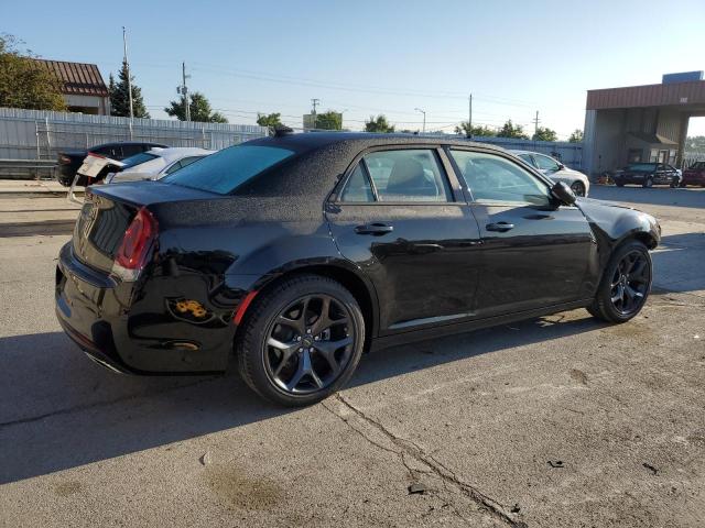 Photo 2 VIN: 2C3CCABG2PH581029 - CHRYSLER 300 S 