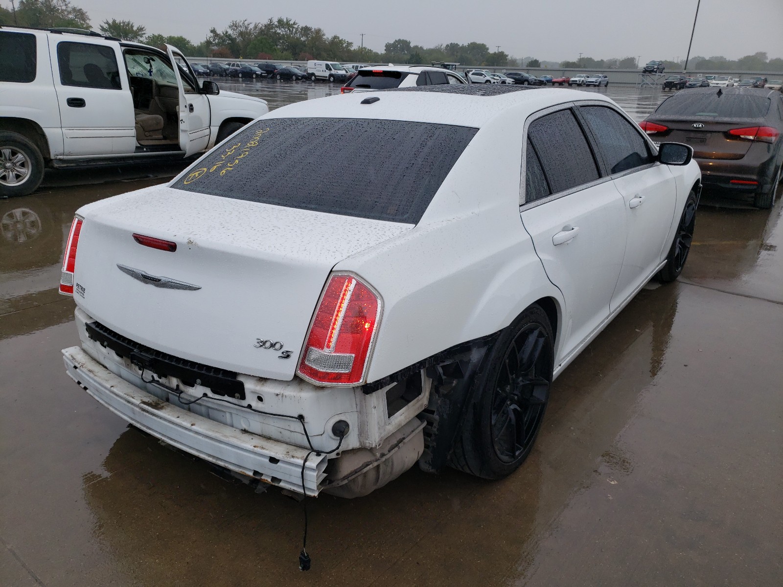 Photo 3 VIN: 2C3CCABG3DH527637 - CHRYSLER 300 S 