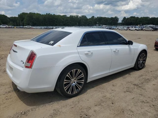 Photo 2 VIN: 2C3CCABG3DH618438 - CHRYSLER 300 S 