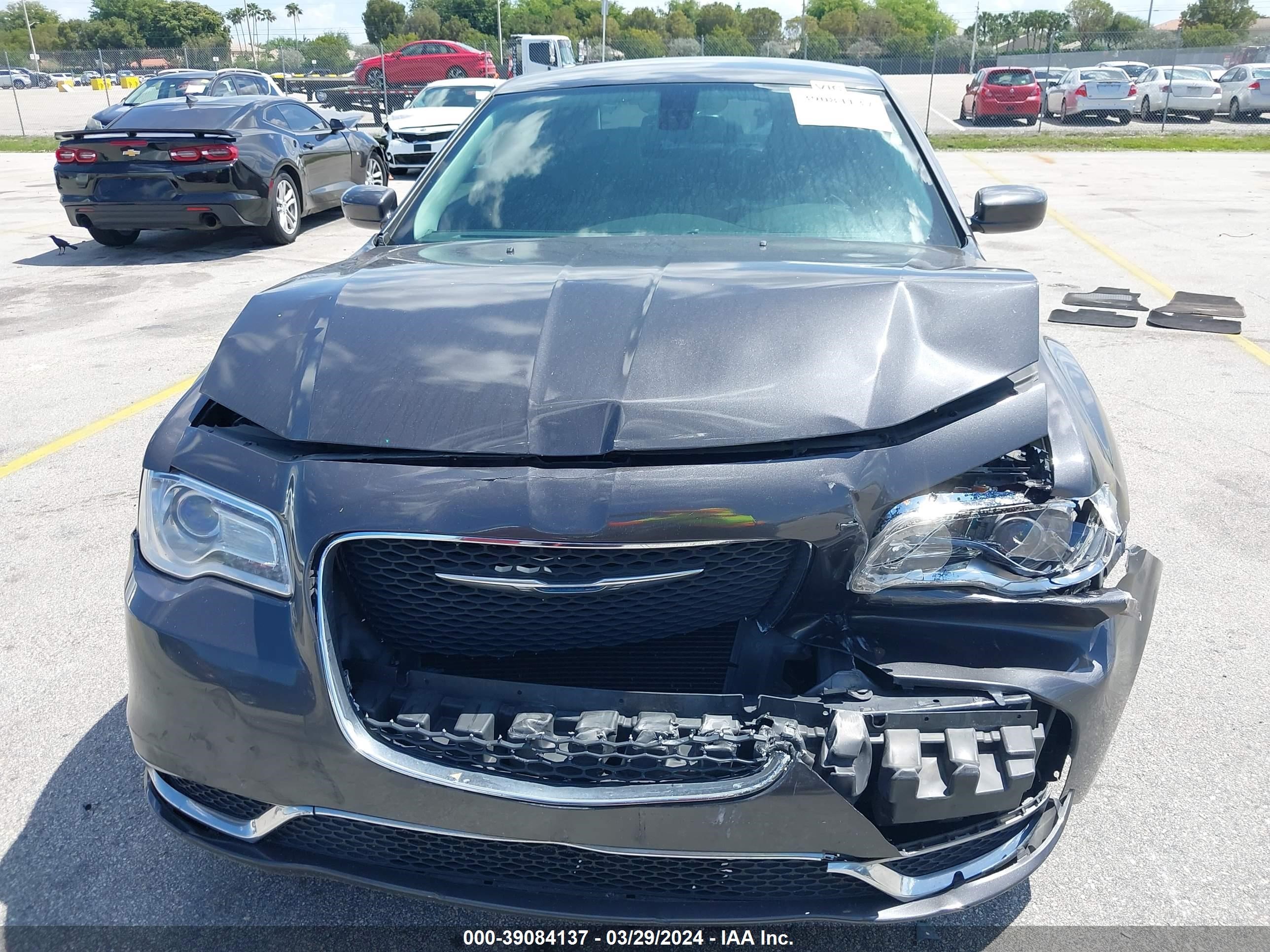 Photo 11 VIN: 2C3CCABG3HH577170 - CHRYSLER 300 