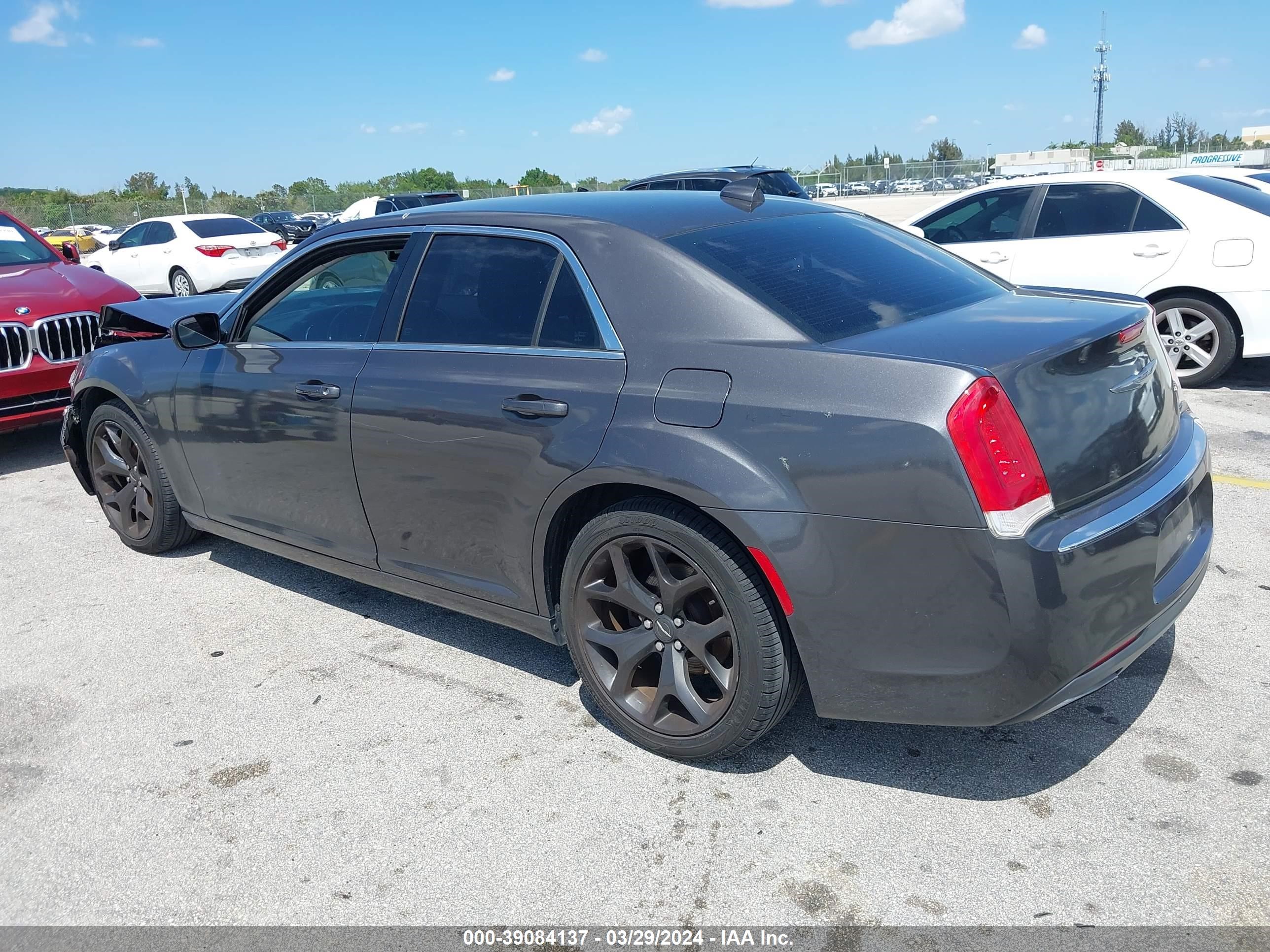 Photo 2 VIN: 2C3CCABG3HH577170 - CHRYSLER 300 