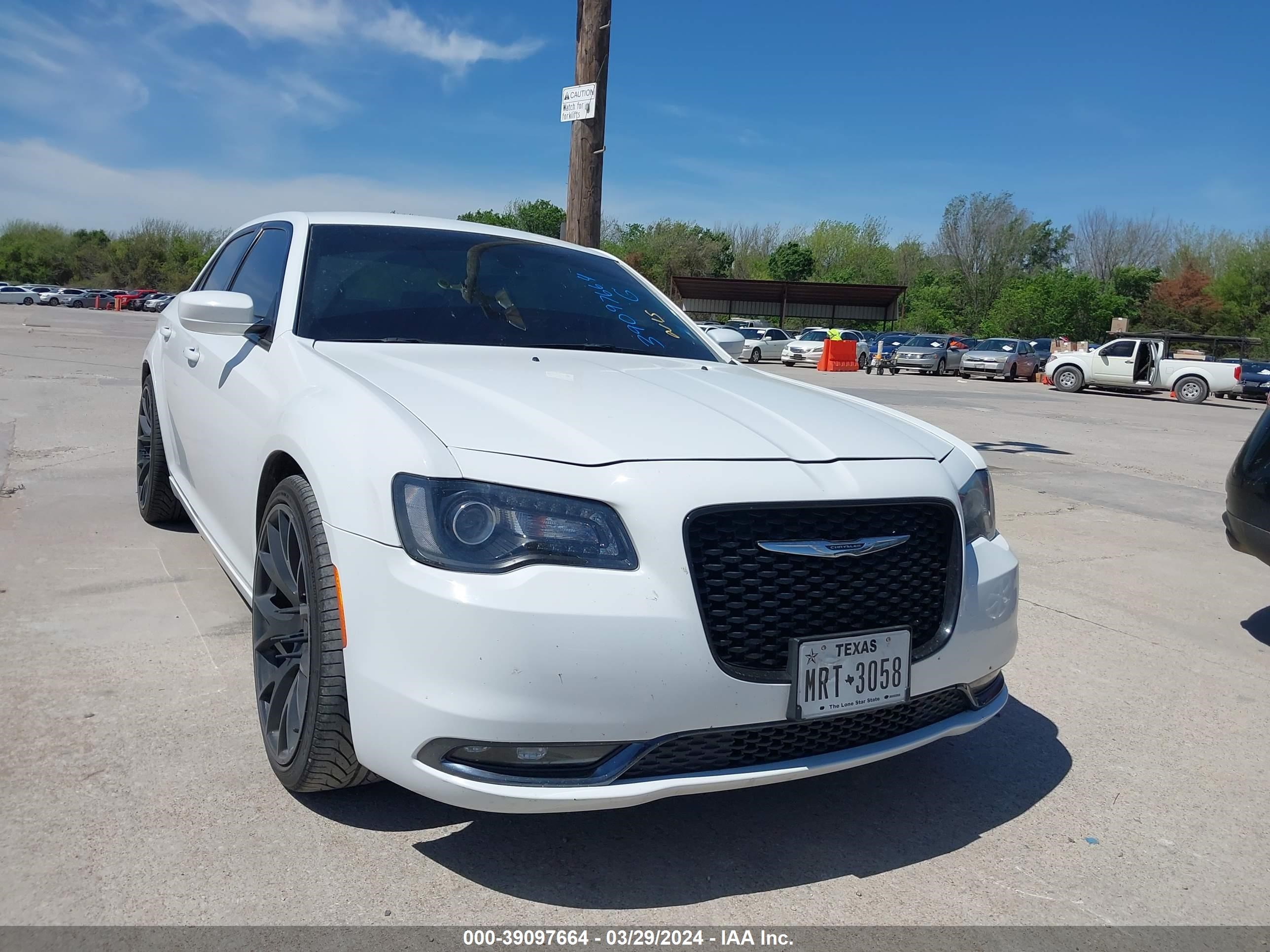 Photo 11 VIN: 2C3CCABG3JH212512 - CHRYSLER 300 