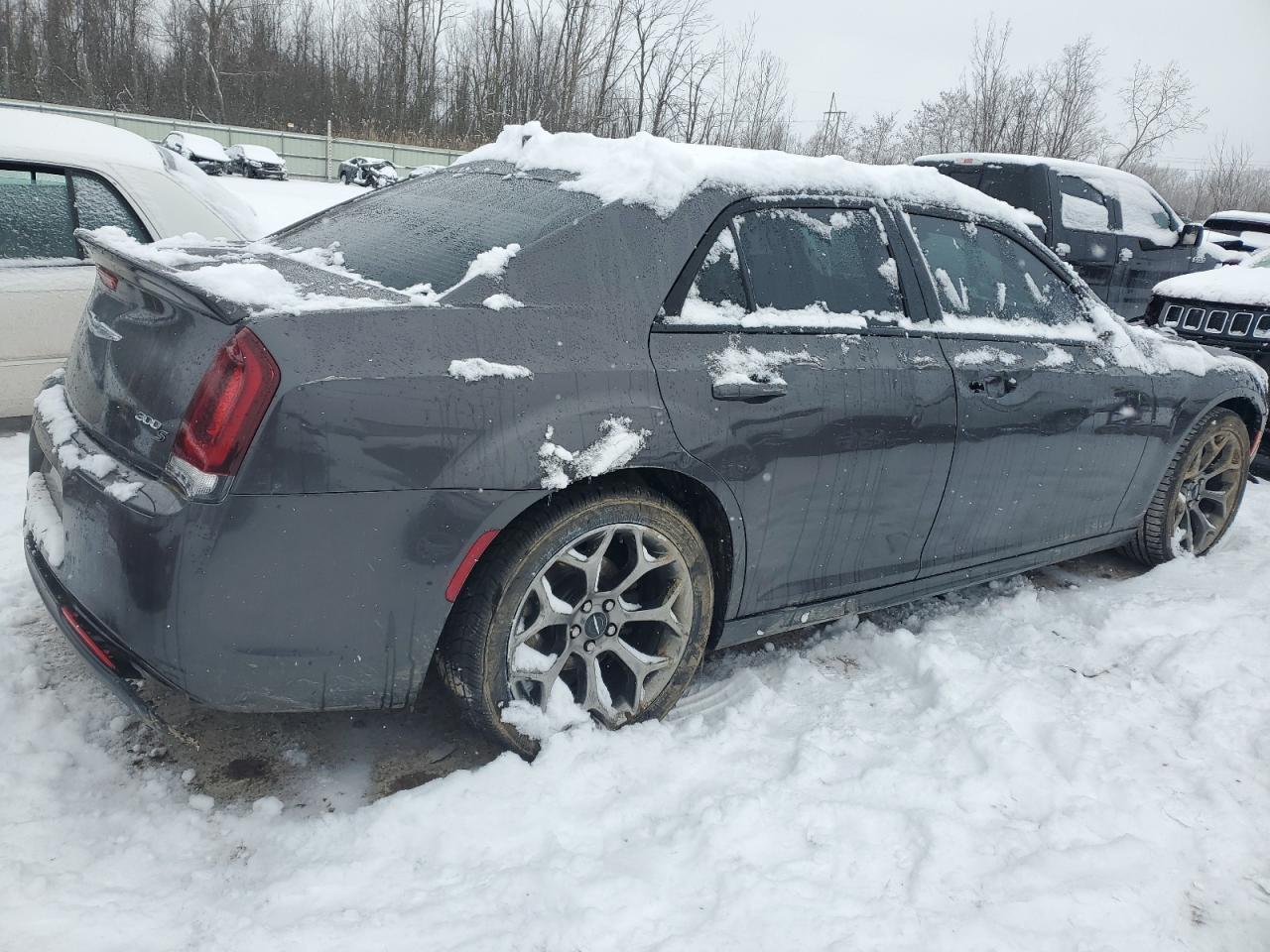 Photo 2 VIN: 2C3CCABG3JH274668 - CHRYSLER 300 