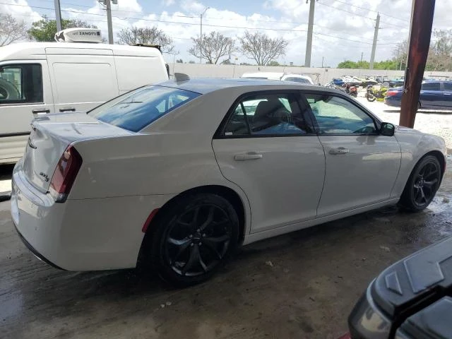 Photo 2 VIN: 2C3CCABG3NH127319 - CHRYSLER 300 S 