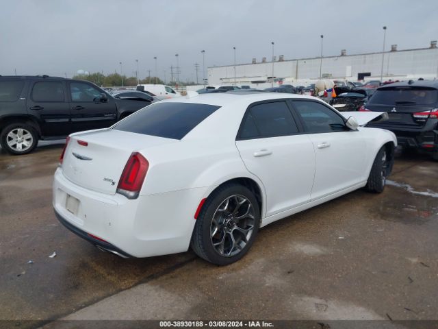 Photo 3 VIN: 2C3CCABG4FH763412 - CHRYSLER 300 