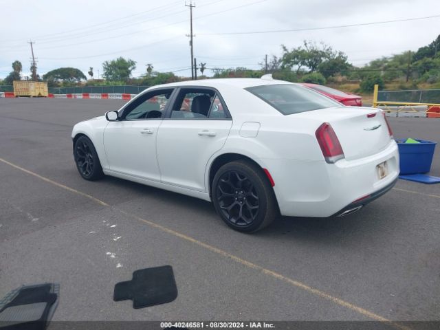 Photo 2 VIN: 2C3CCABG4KH697826 - CHRYSLER 300 