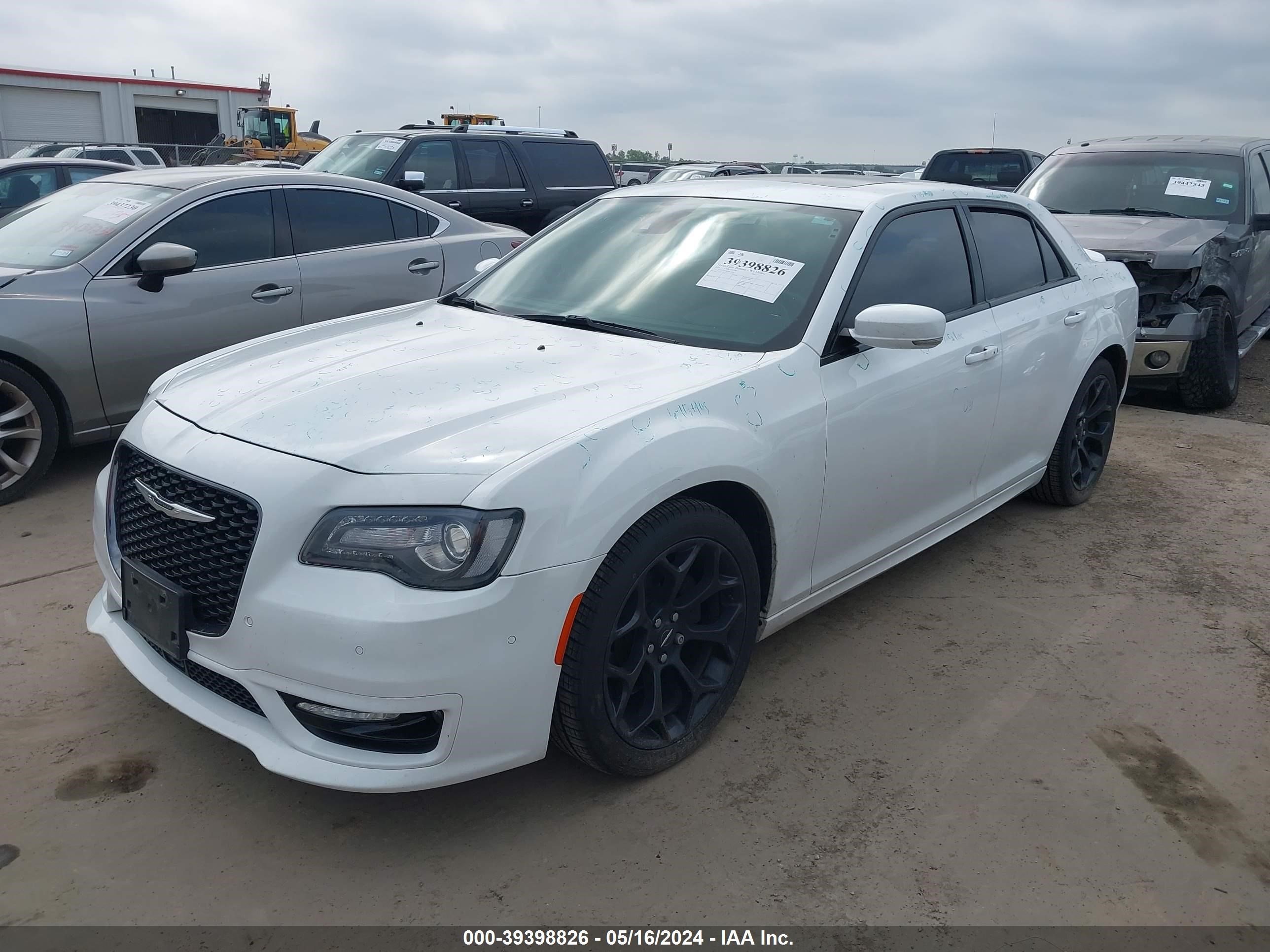 Photo 1 VIN: 2C3CCABG4LH201103 - CHRYSLER 300 