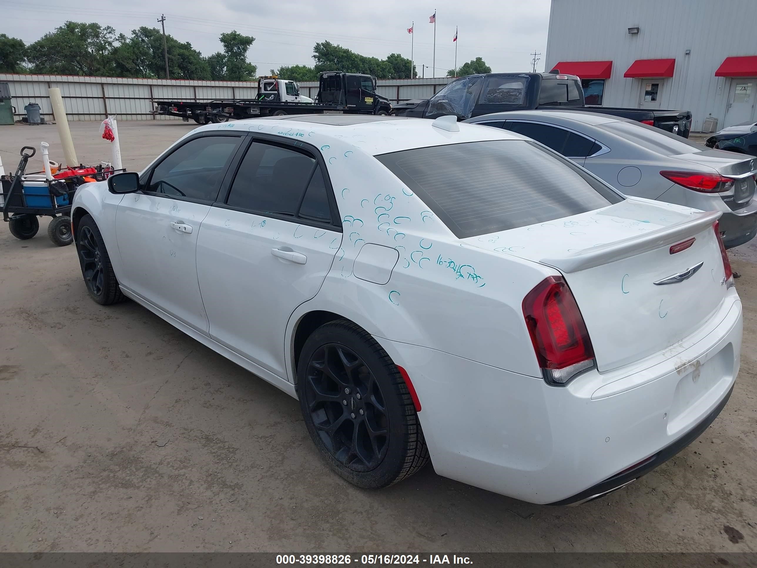 Photo 2 VIN: 2C3CCABG4LH201103 - CHRYSLER 300 