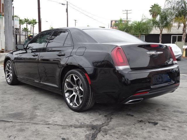 Photo 2 VIN: 2C3CCABG5JH214049 - CHRYSLER 300 S 