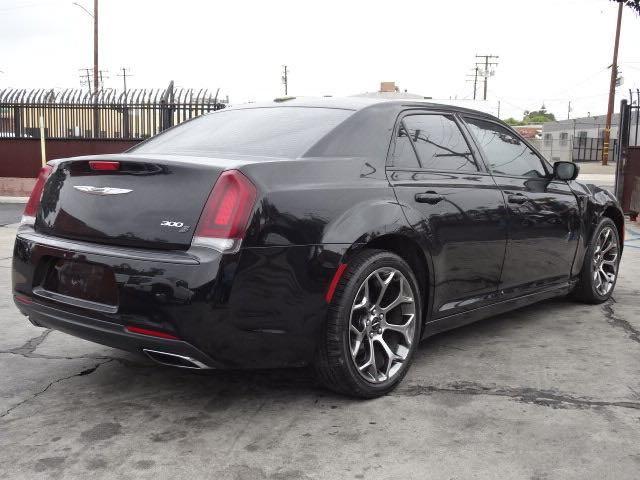 Photo 3 VIN: 2C3CCABG5JH214049 - CHRYSLER 300 S 