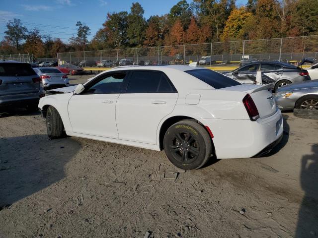 Photo 1 VIN: 2C3CCABG5JH269617 - CHRYSLER 300 