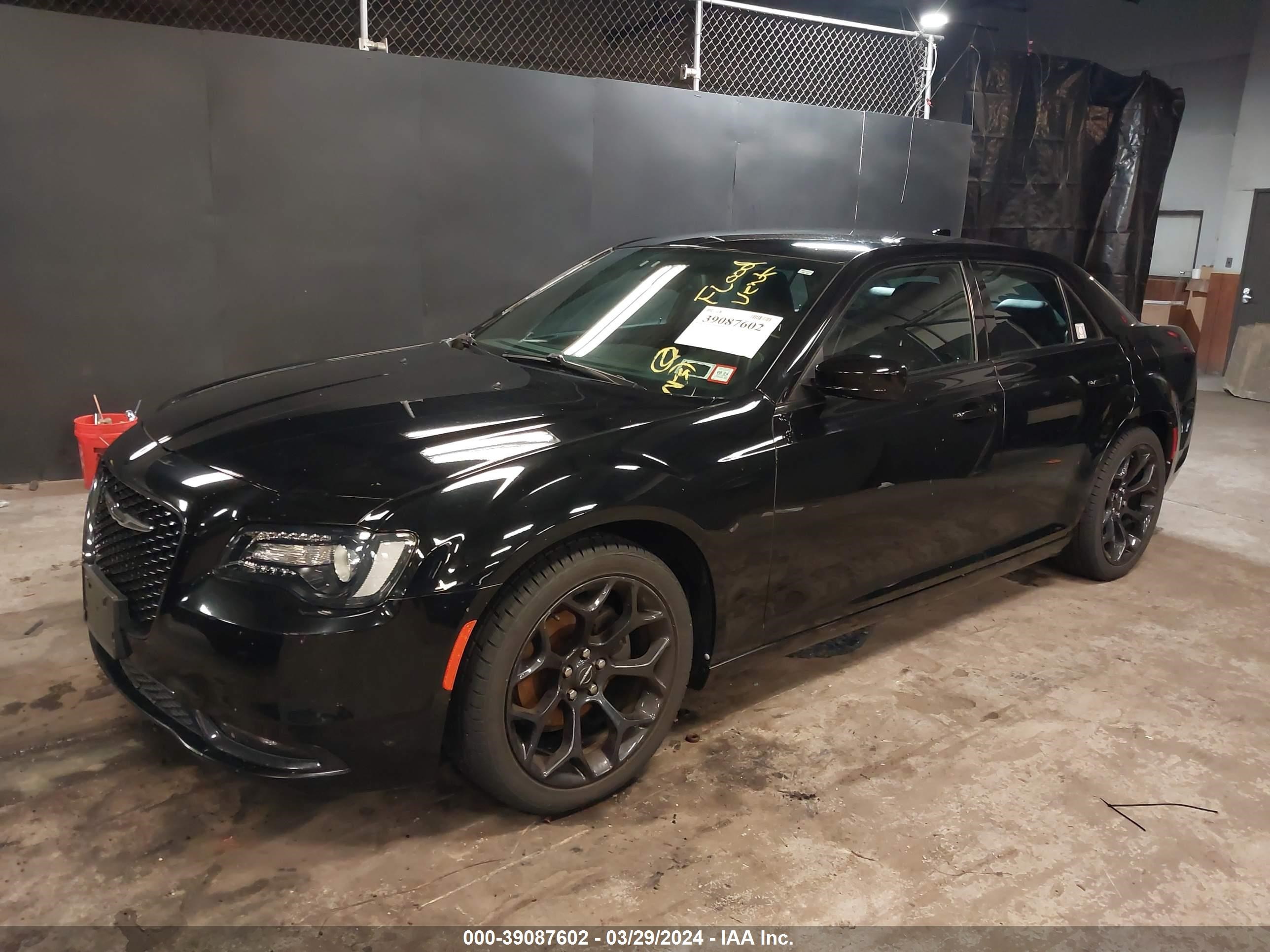 Photo 1 VIN: 2C3CCABG5KH609401 - CHRYSLER 300 