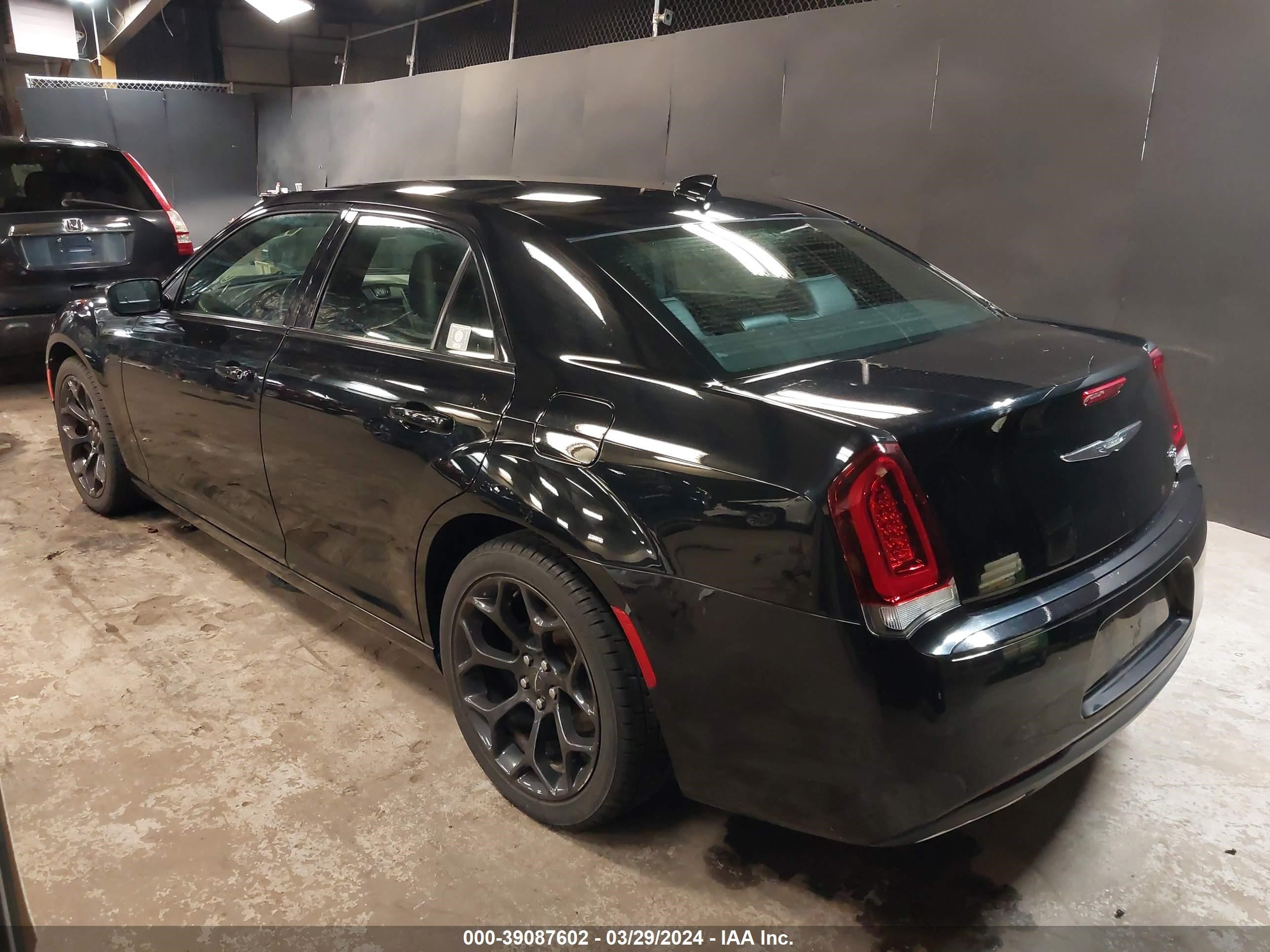 Photo 2 VIN: 2C3CCABG5KH609401 - CHRYSLER 300 