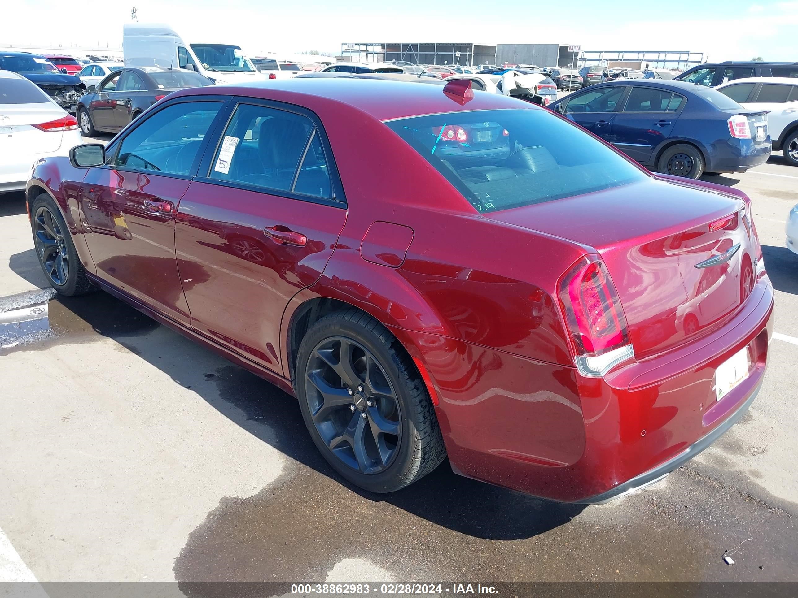 Photo 2 VIN: 2C3CCABG5MH595776 - CHRYSLER 300 