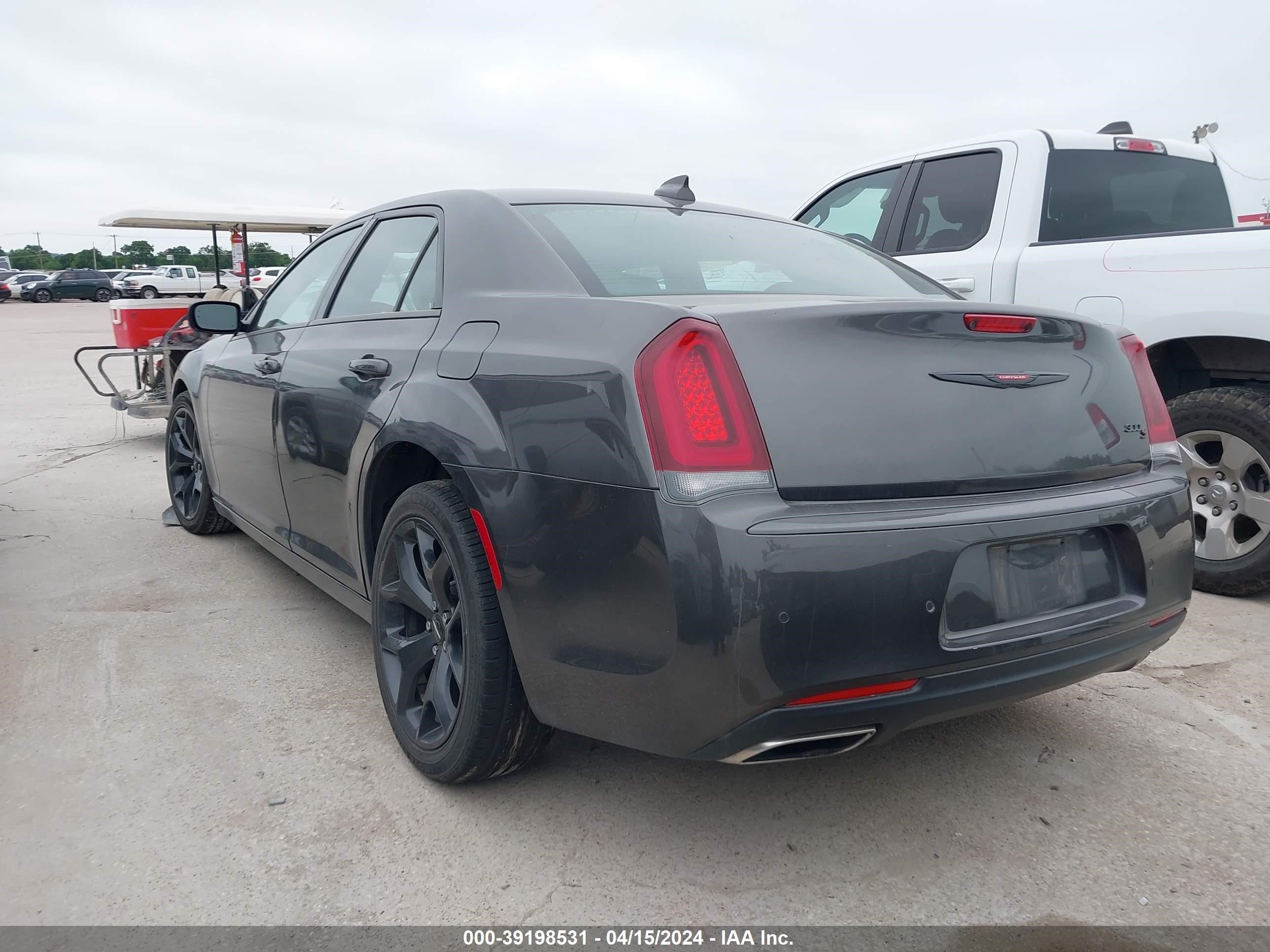 Photo 2 VIN: 2C3CCABG5MH634396 - CHRYSLER 300 