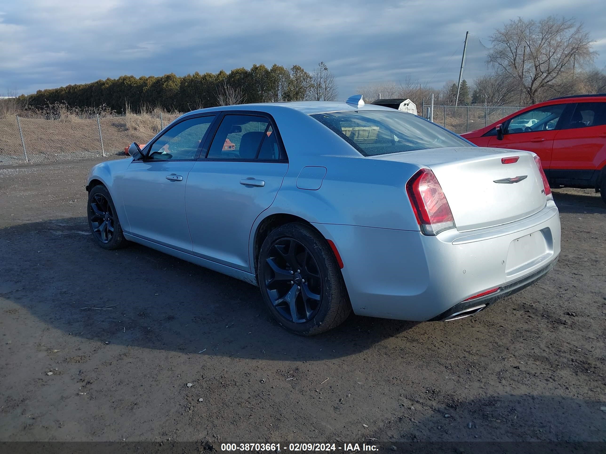 Photo 2 VIN: 2C3CCABG5NH136281 - CHRYSLER 300 