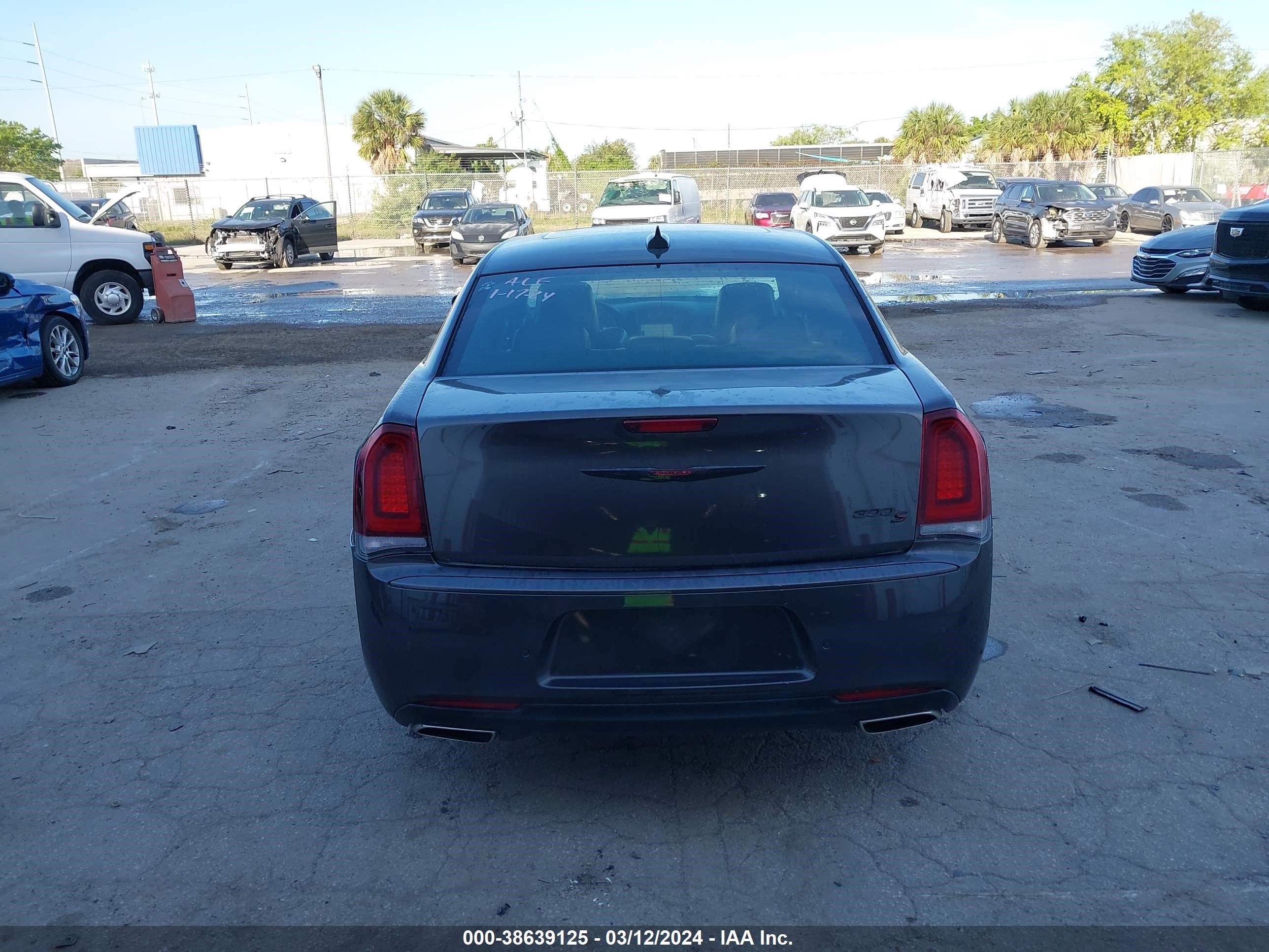 Photo 15 VIN: 2C3CCABG5PH561051 - CHRYSLER 300 