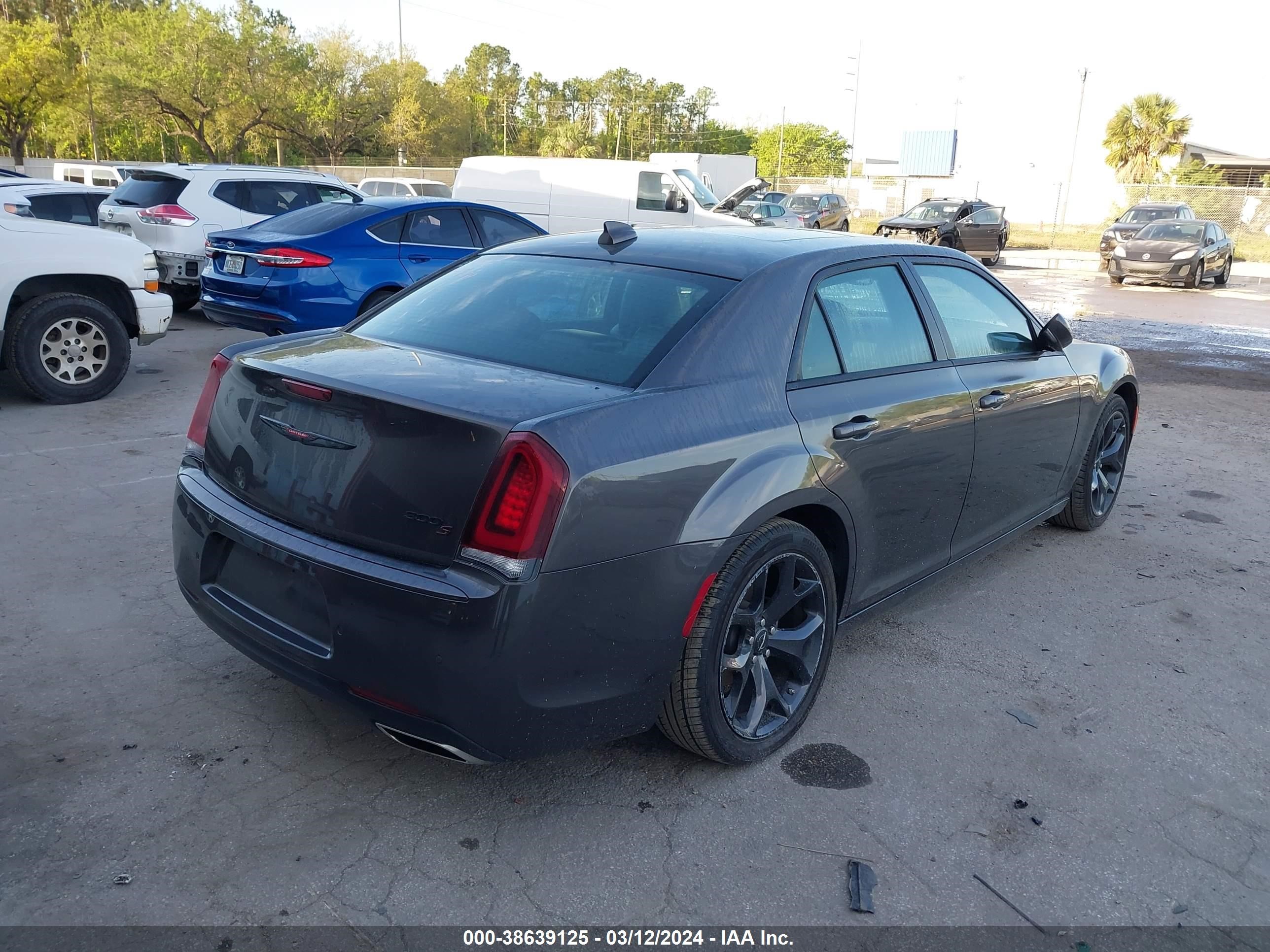 Photo 3 VIN: 2C3CCABG5PH561051 - CHRYSLER 300 